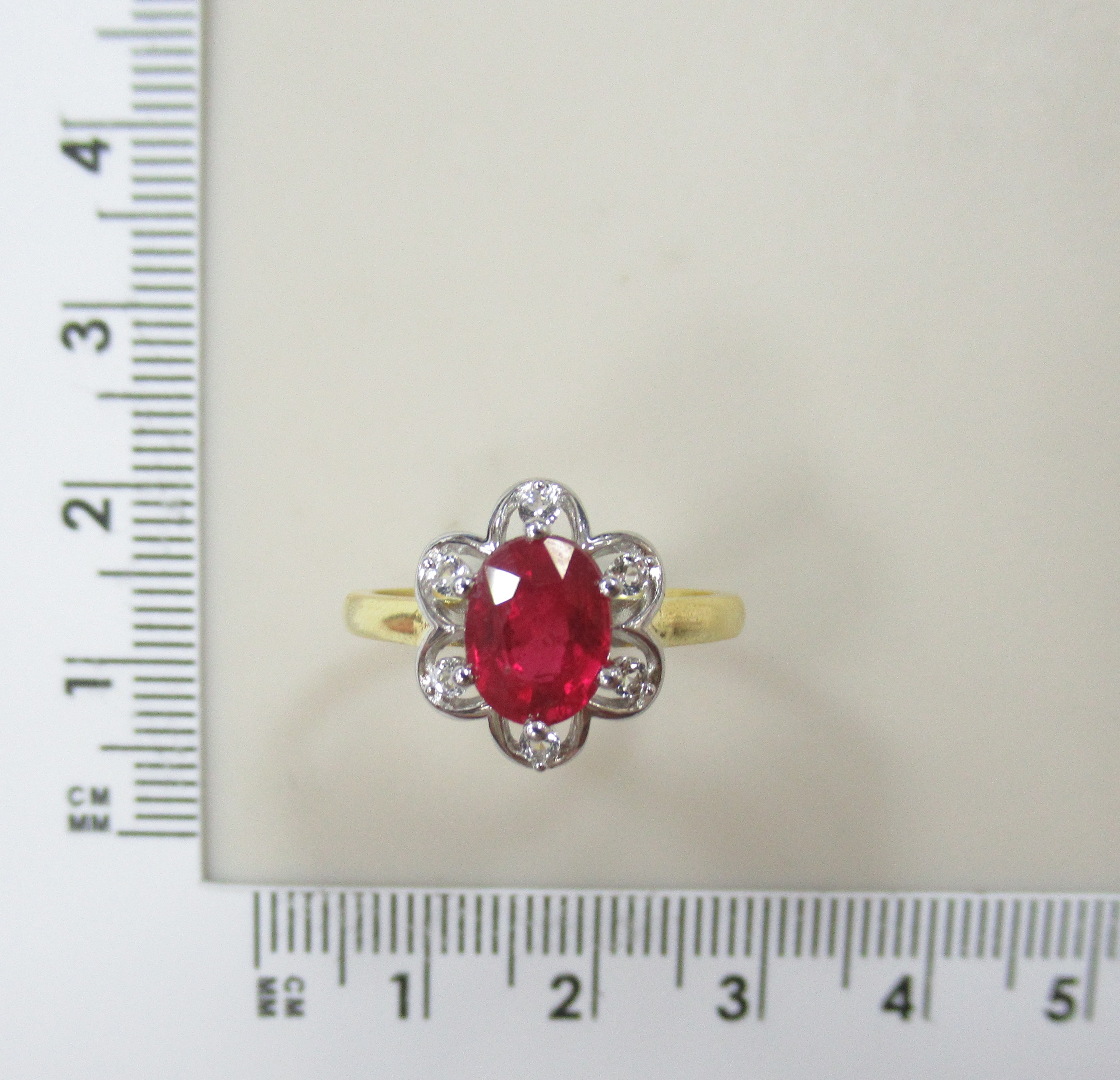 Серебряное кольцо с рубином "Цветок"